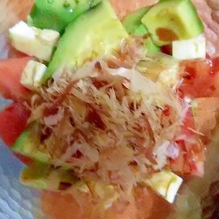 アボガドトマトサラダ